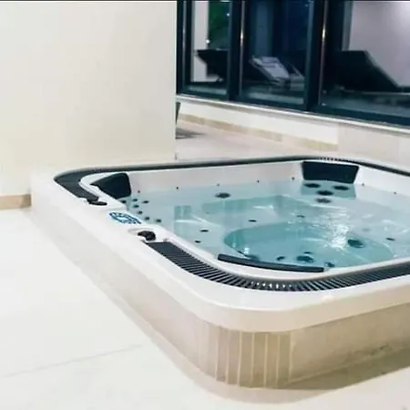 Apartmán Luxury Prima Linie La Mare Piscina Cu Sauna Jacuzzi Gym Năvodari