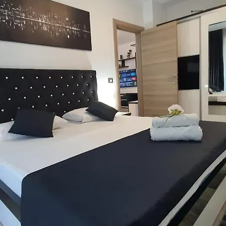Appartamento Luxury Prima Linie La Mare Piscina Cu Sauna Jacuzzi Gym